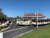 der Büsumer Krabbenexpress hält auch in Deichhausen